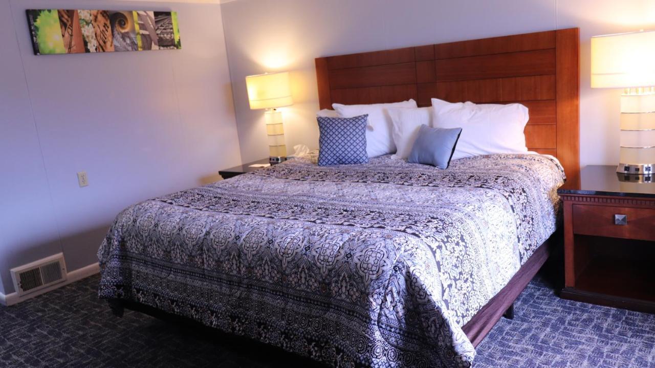 Copper Lantern Motor Lodge West Brookfield 外观 照片