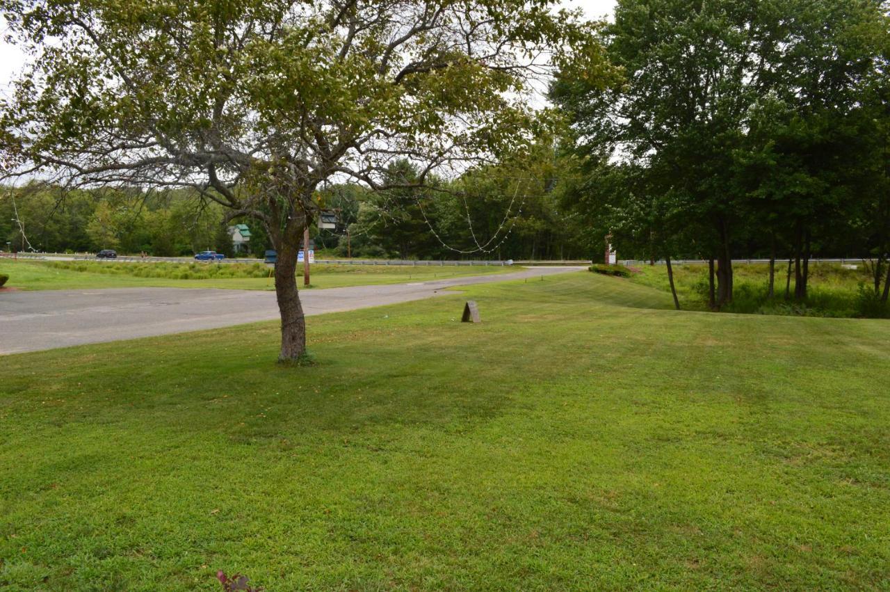 Copper Lantern Motor Lodge West Brookfield 外观 照片